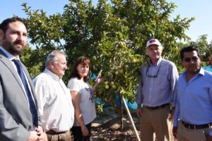 La Agrupación de Pequeños Agricultores se reúne con el Ministro de Bienes Nacionales